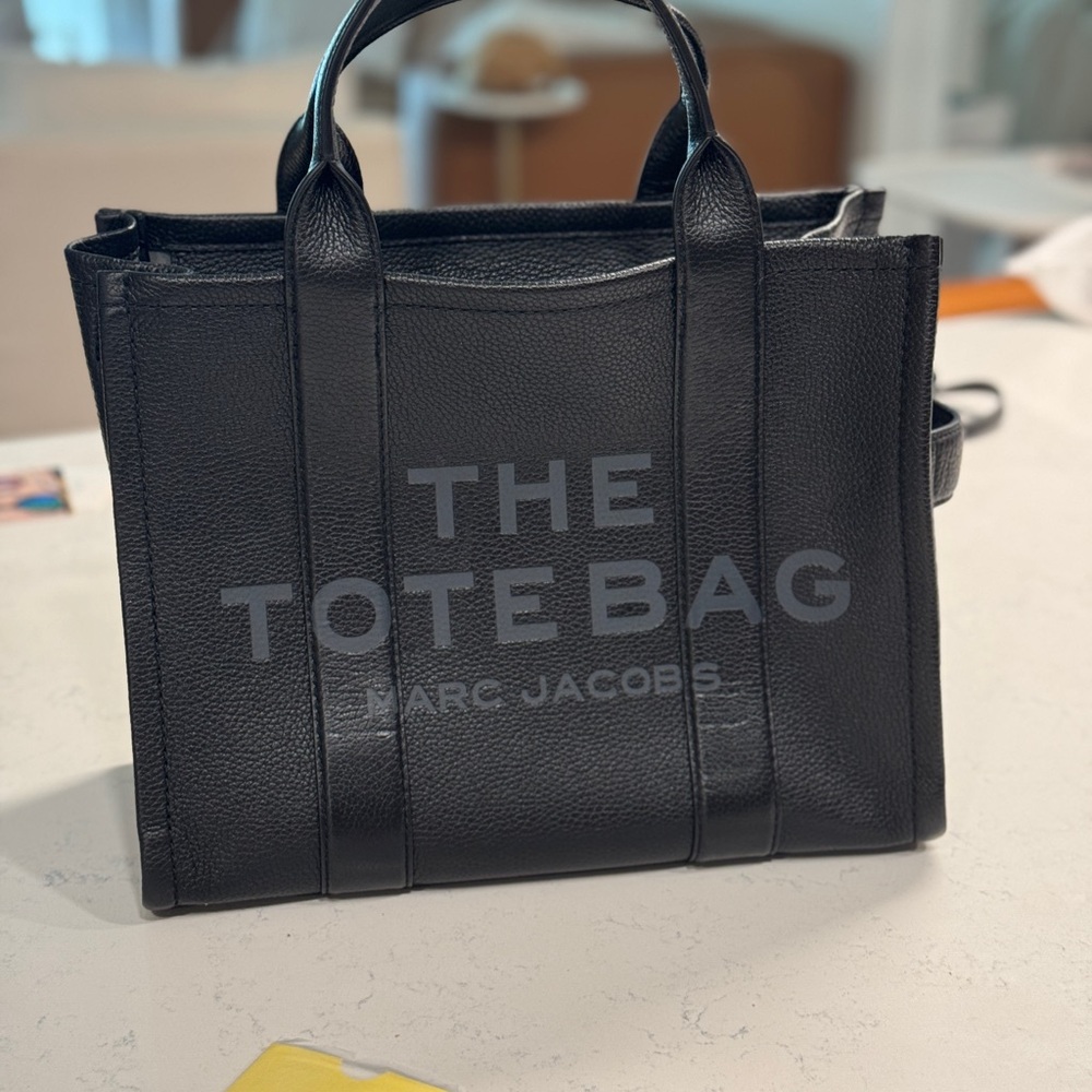 Marc Jacobs Black The Tote Bag black leather
